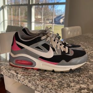 nike air max skyline athletics west